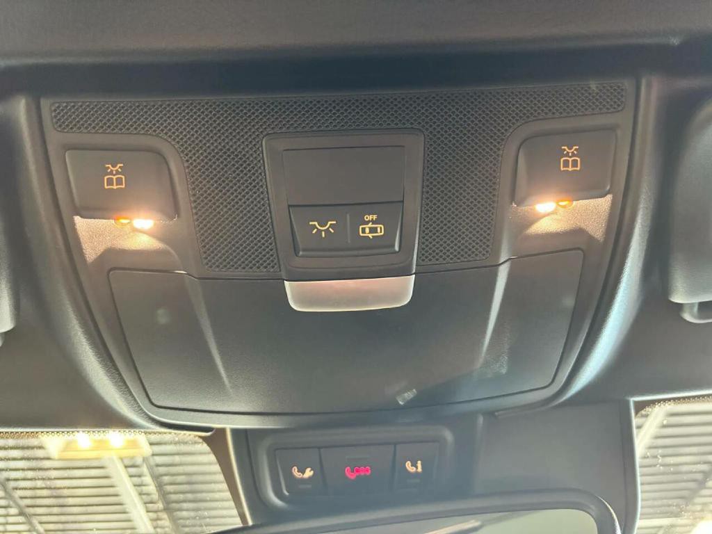 2017 Mercedes-Benz SLC-Class Image 31