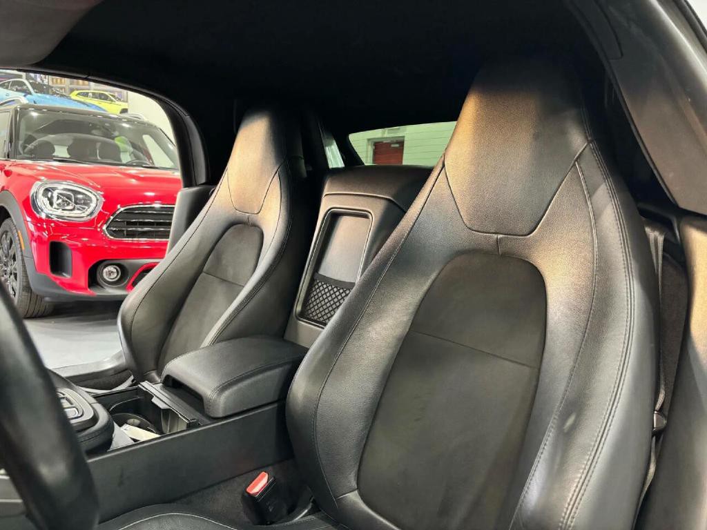 2014 Jaguar F-TYPE Image 11