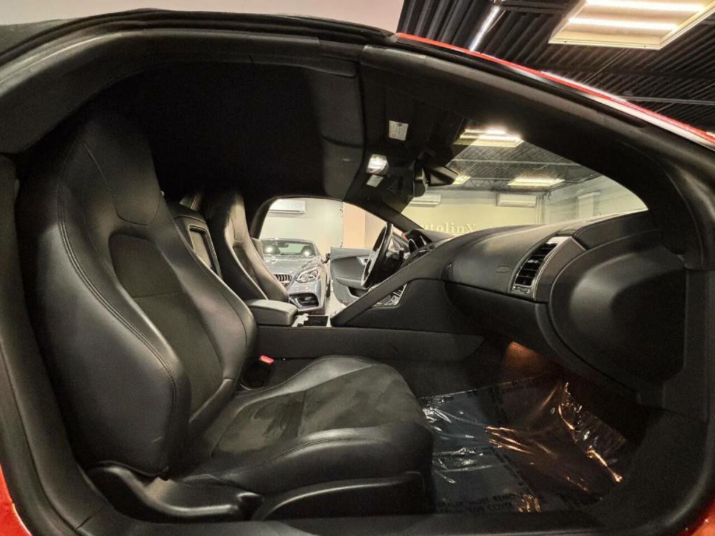 2014 Jaguar F-TYPE Image 14