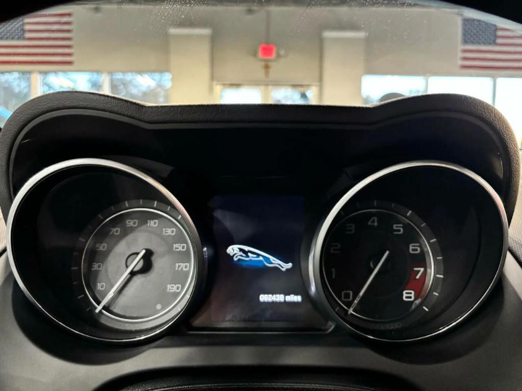 2014 Jaguar F-TYPE Image 19