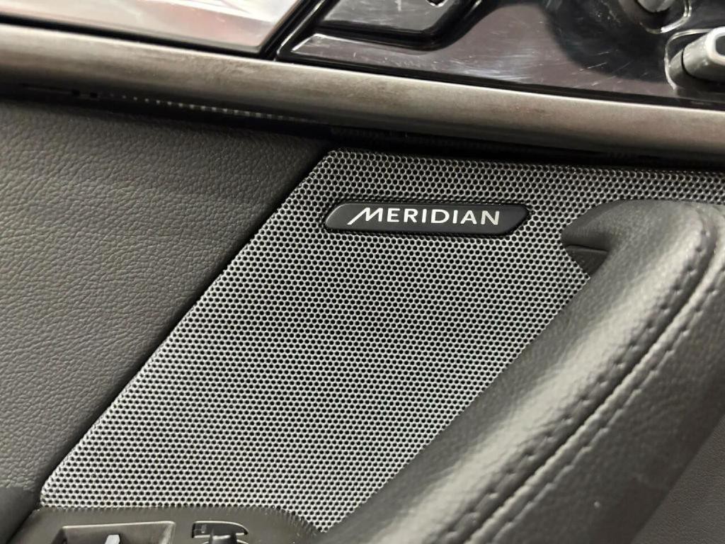 2014 Jaguar F-TYPE Image 25