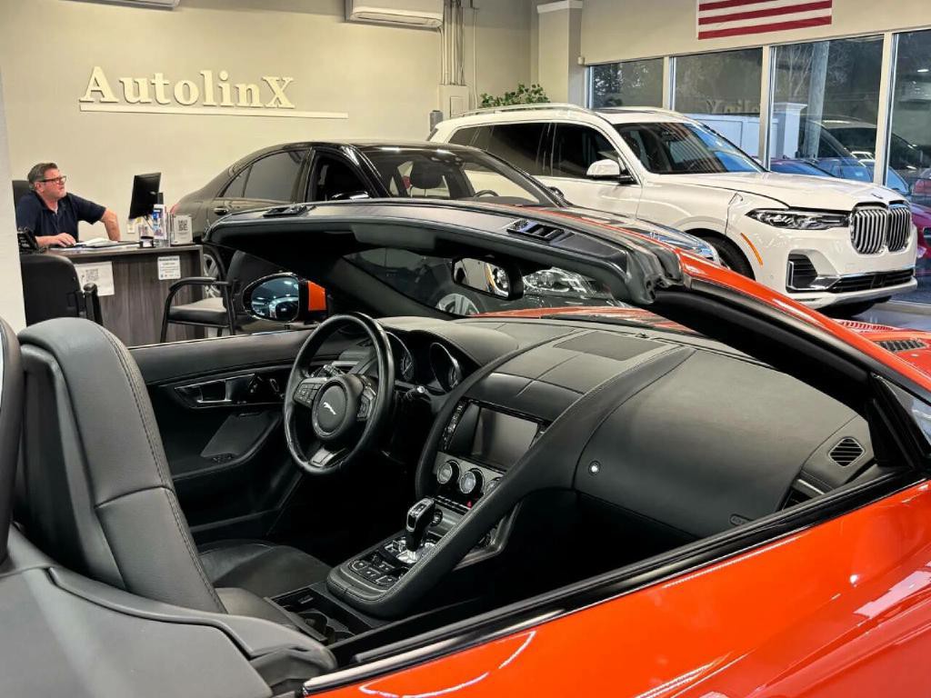 2014 Jaguar F-TYPE Image 35