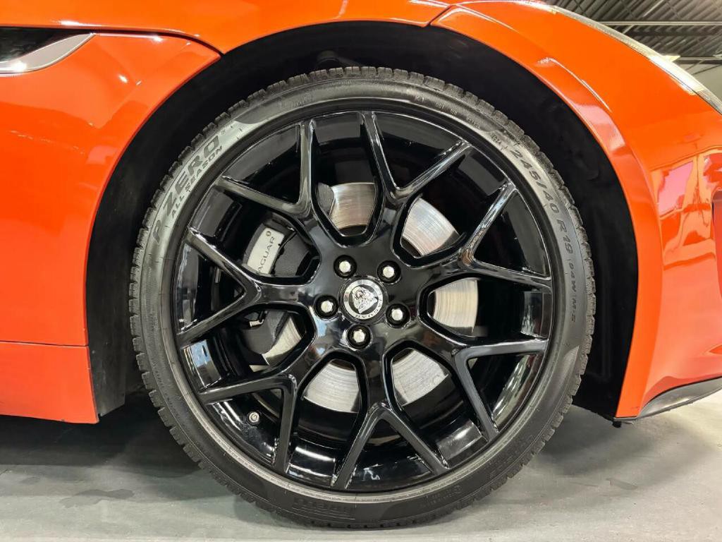 2014 Jaguar F-TYPE Image 41