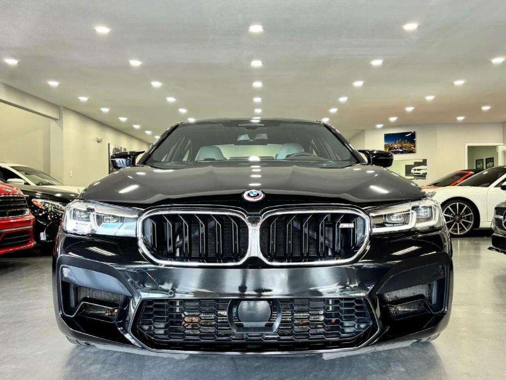 2023 BMW M5 Image 3