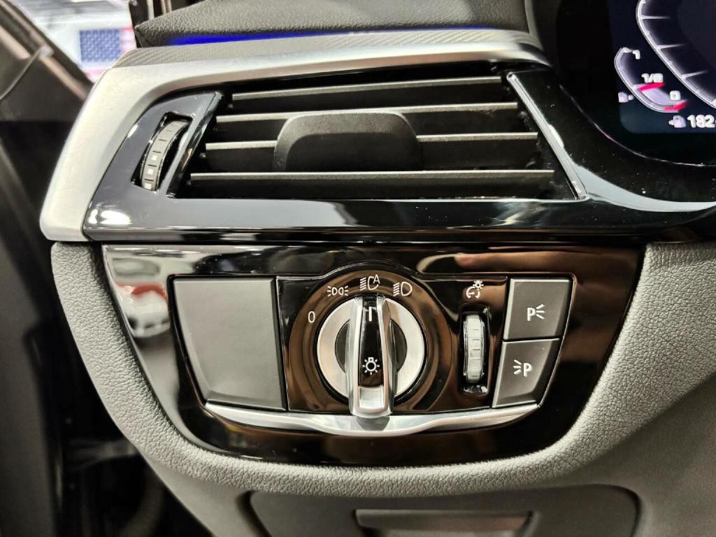 2023 BMW M5 Image 38