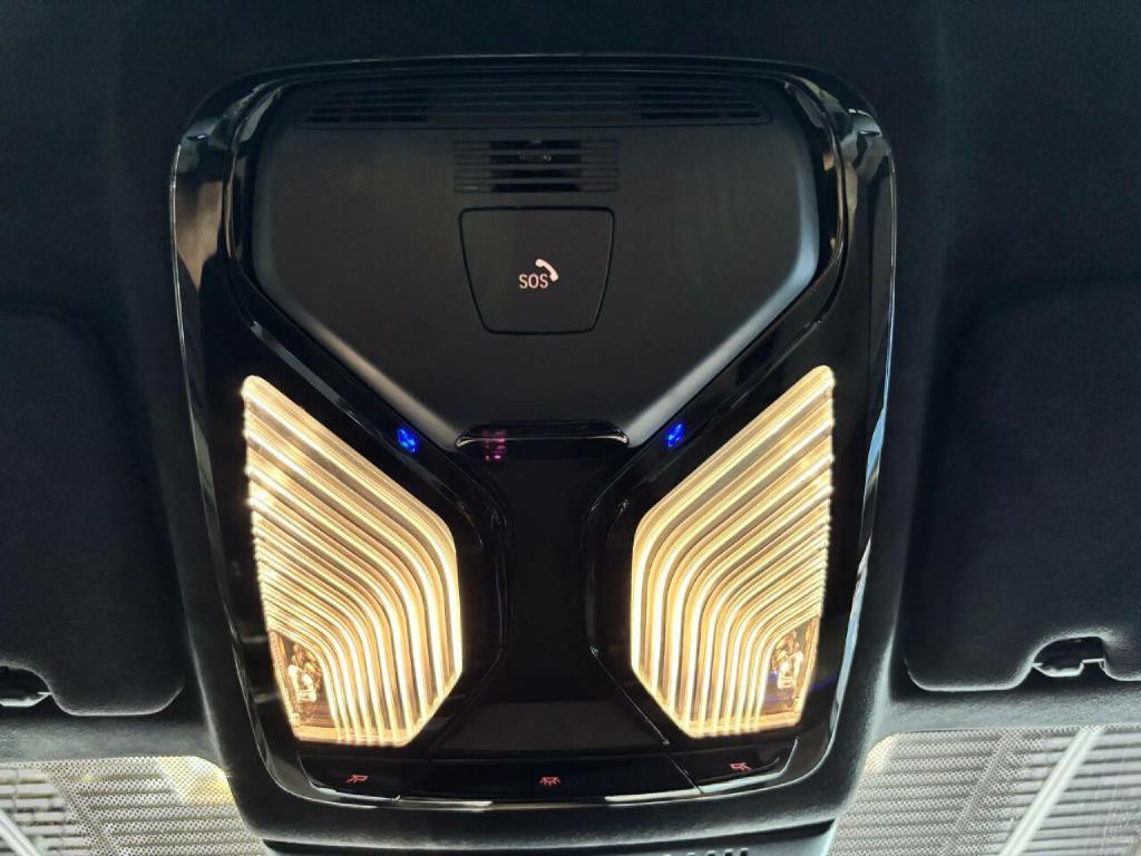 2023 BMW M5 Image 39