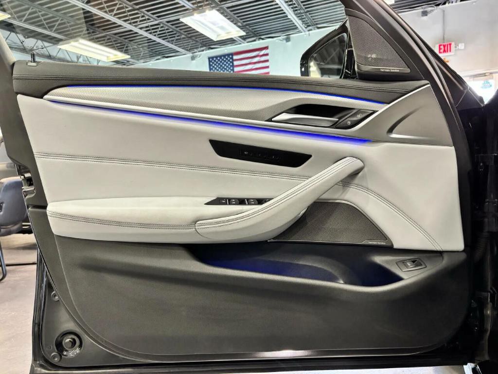 2023 BMW M5 Image 43