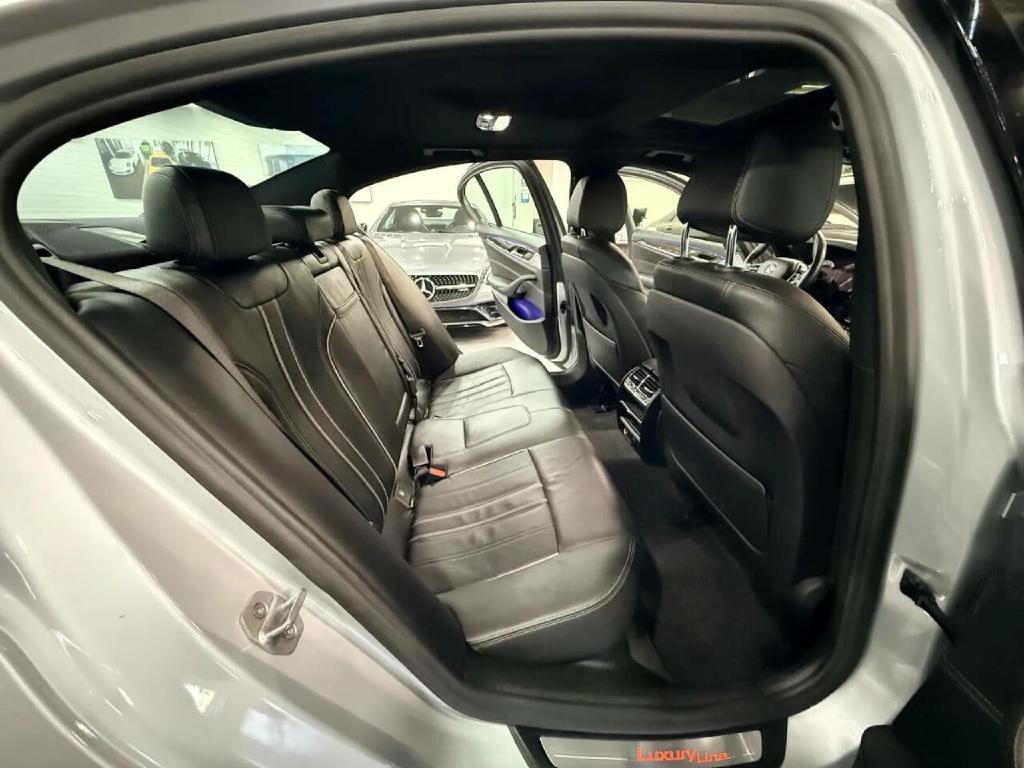 2018 BMW 5 Series Image 16