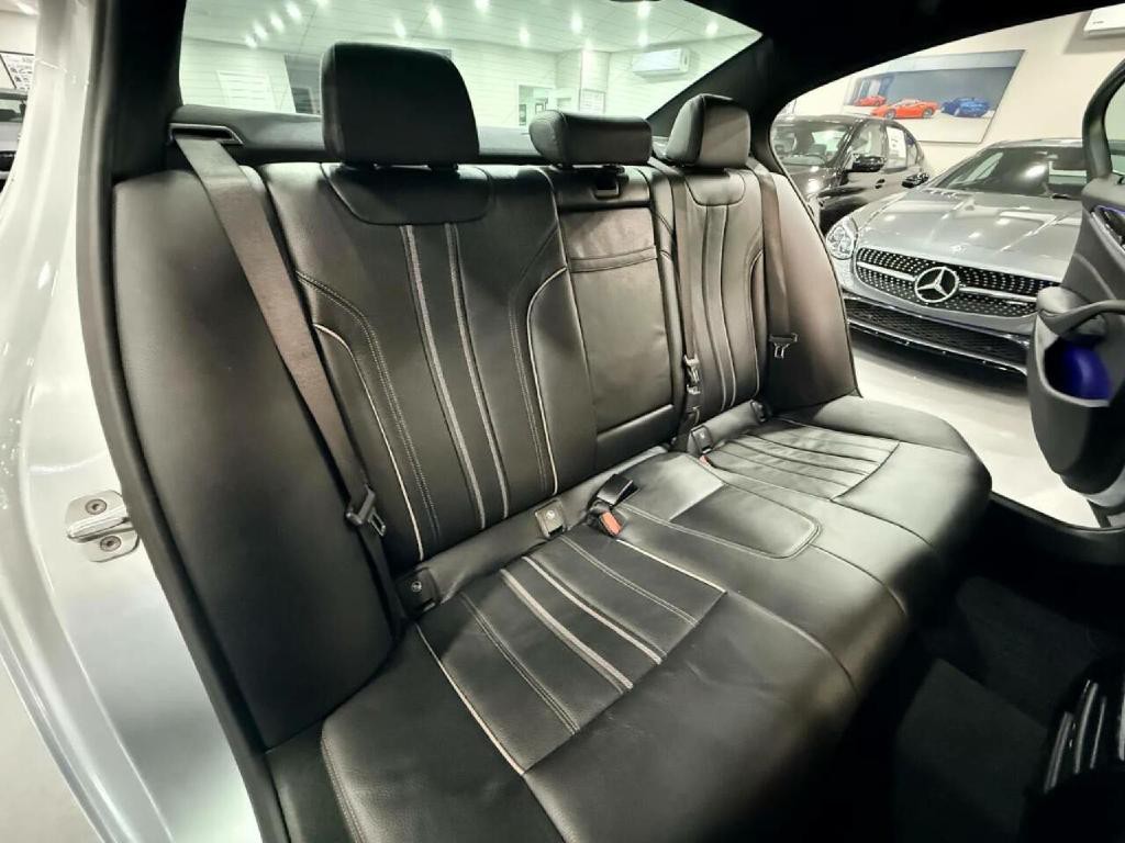 2018 BMW 5 Series Image 17