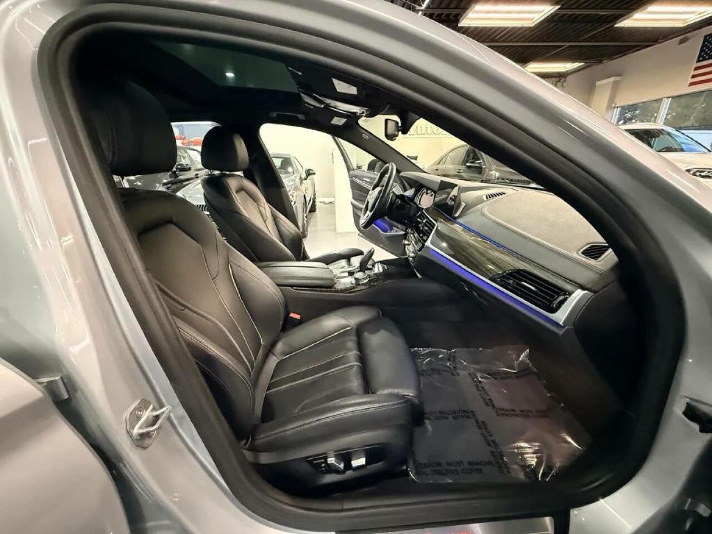 2018 BMW 5 Series Image 18