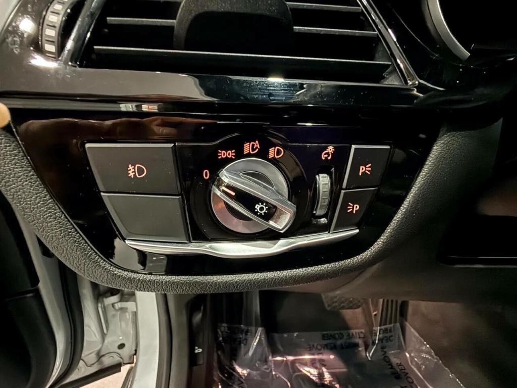 2018 BMW 5 Series Image 26