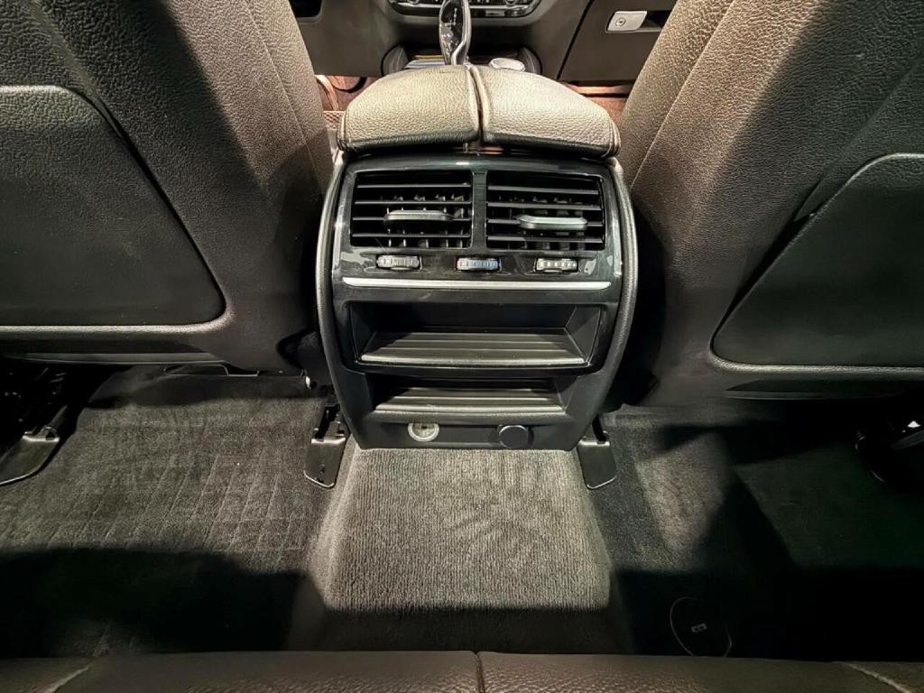 2018 BMW 5 Series Image 27