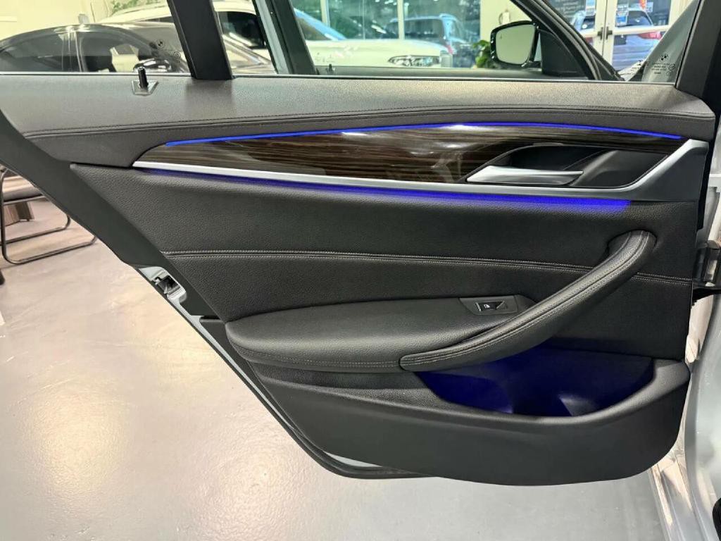 2018 BMW 5 Series Image 29