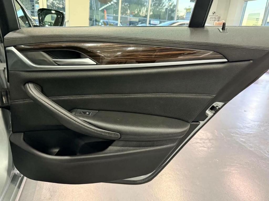 2018 BMW 5 Series Image 30