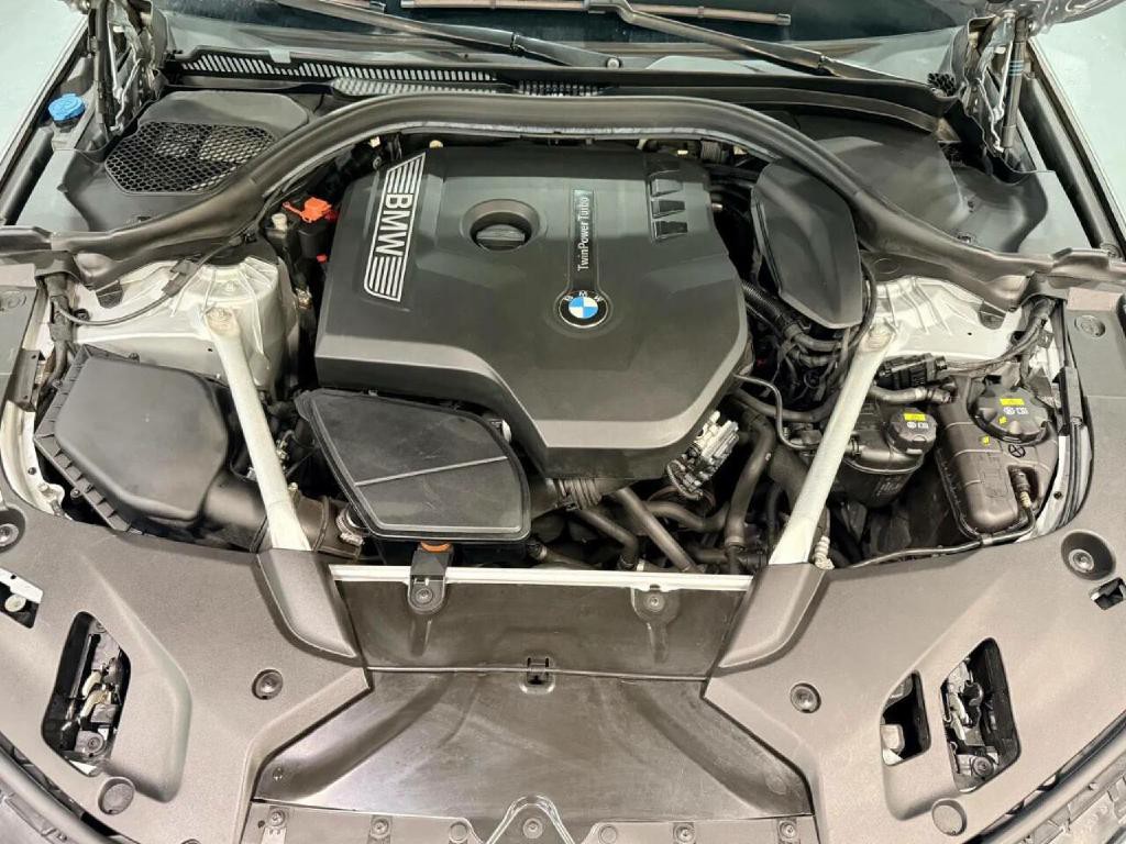 2018 BMW 5 Series Image 37