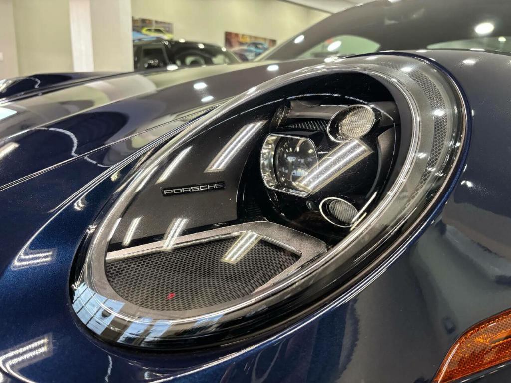 2021 Porsche 911 Image 9