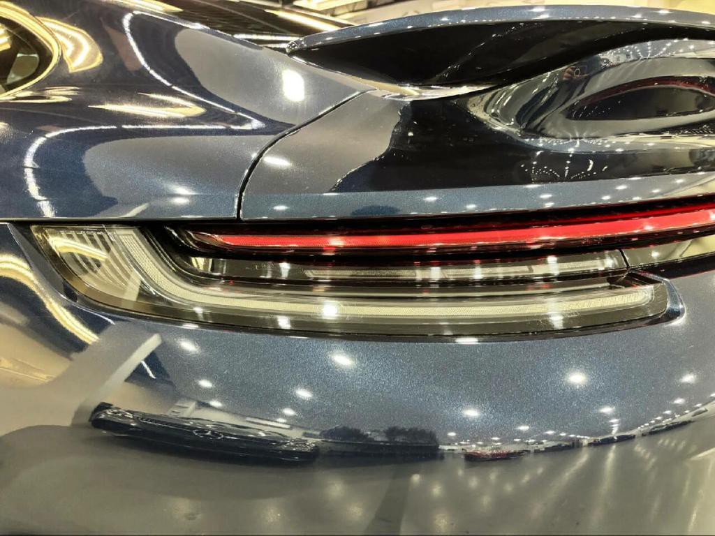 2021 Porsche 911 Image 10