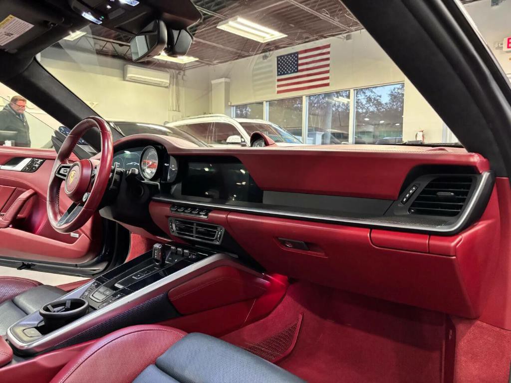 2021 Porsche 911 Image 13