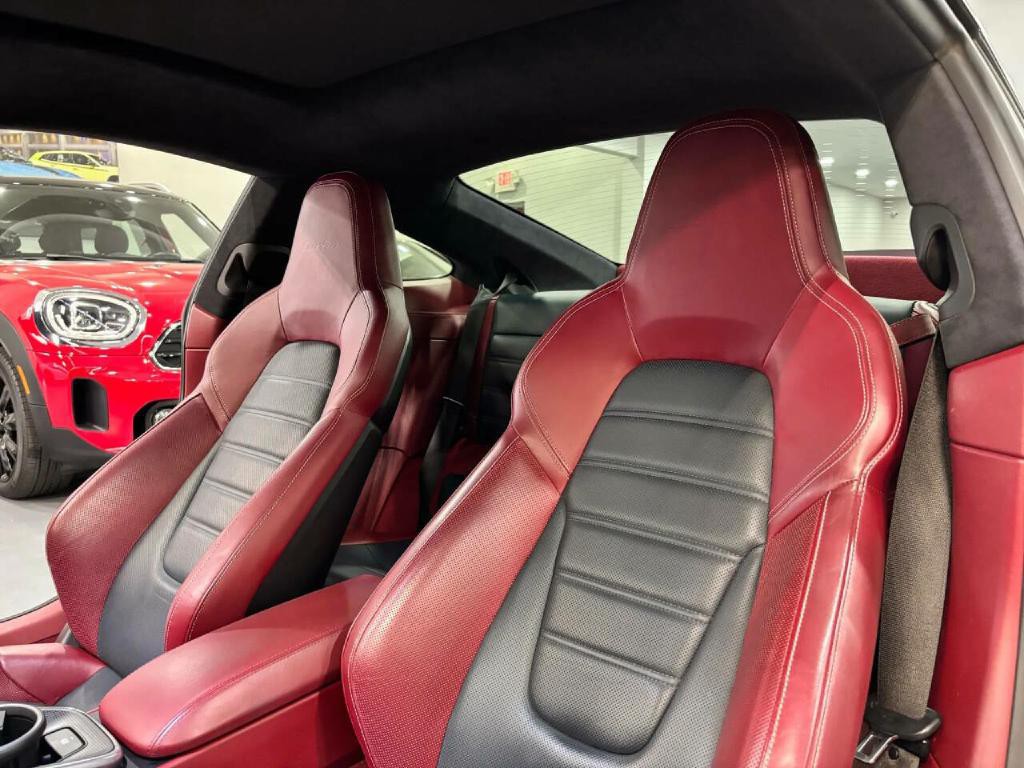 2021 Porsche 911 Image 18