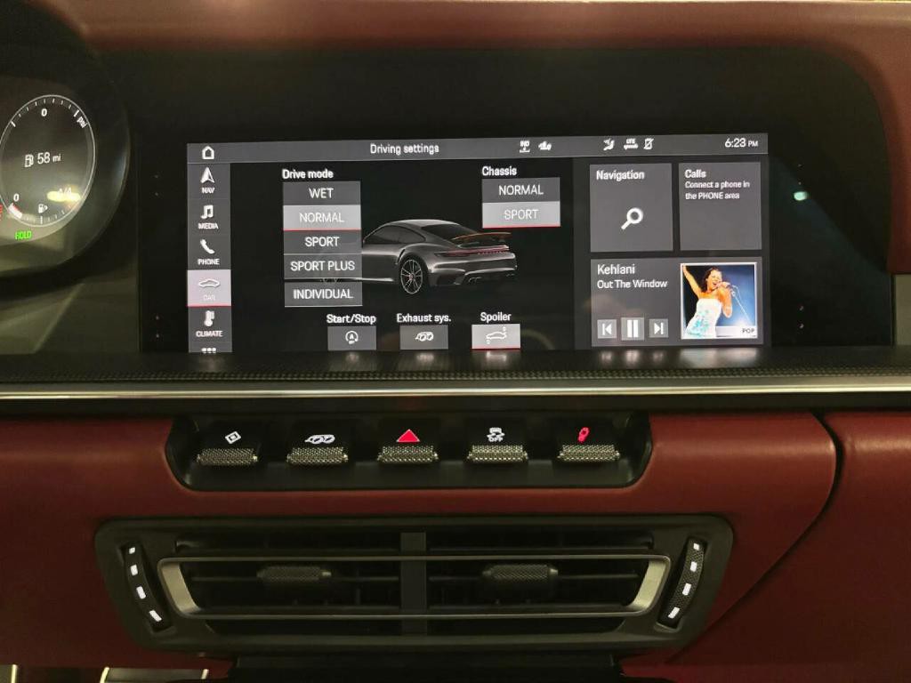 2021 Porsche 911 Image 36