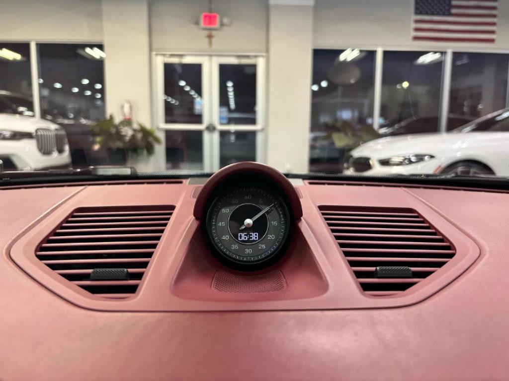 2021 Porsche 911 Image 39