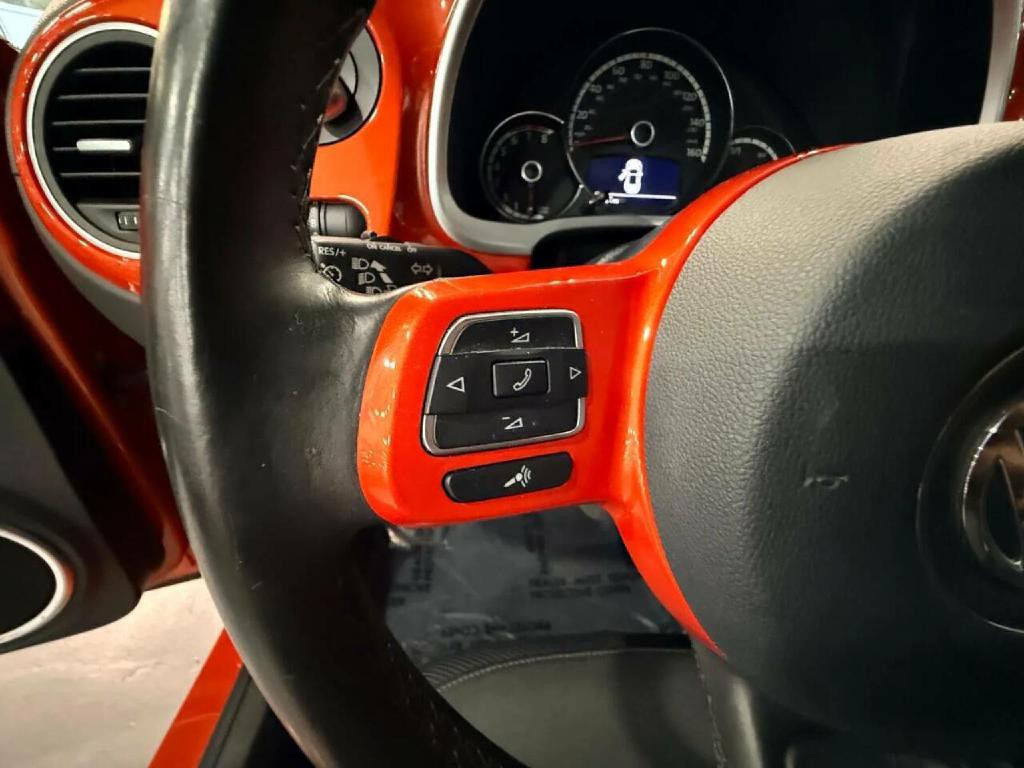 2016 Volkswagen Beetle Image 23