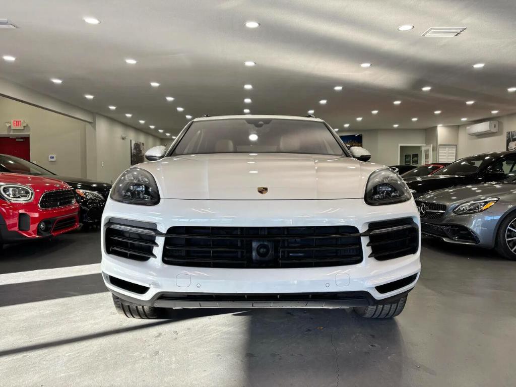 2019 Porsche Cayenne Image 2