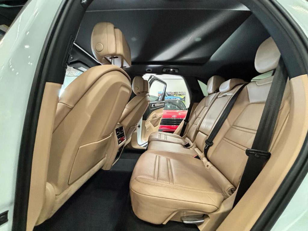 2019 Porsche Cayenne Image 16