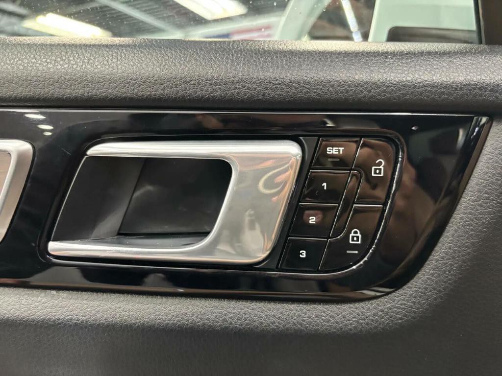 2019 Porsche Cayenne Image 40