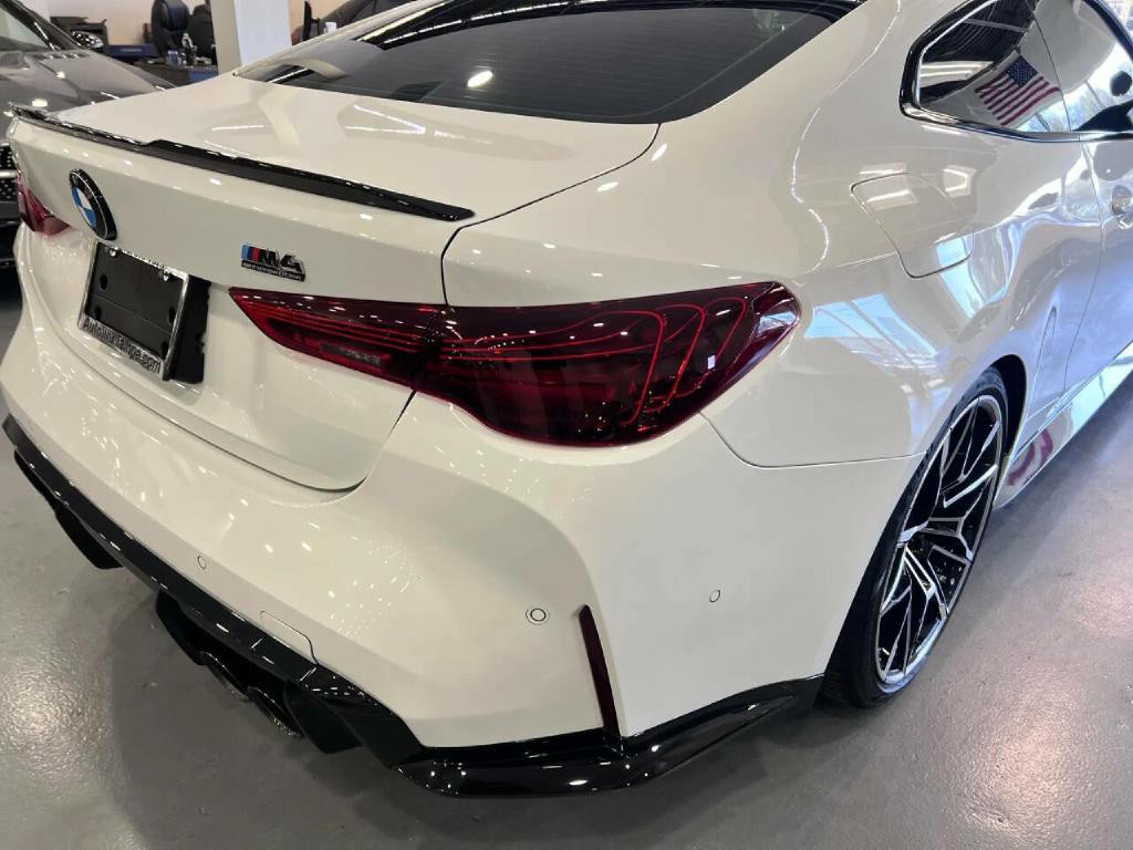 2025 BMW M4 Image 12