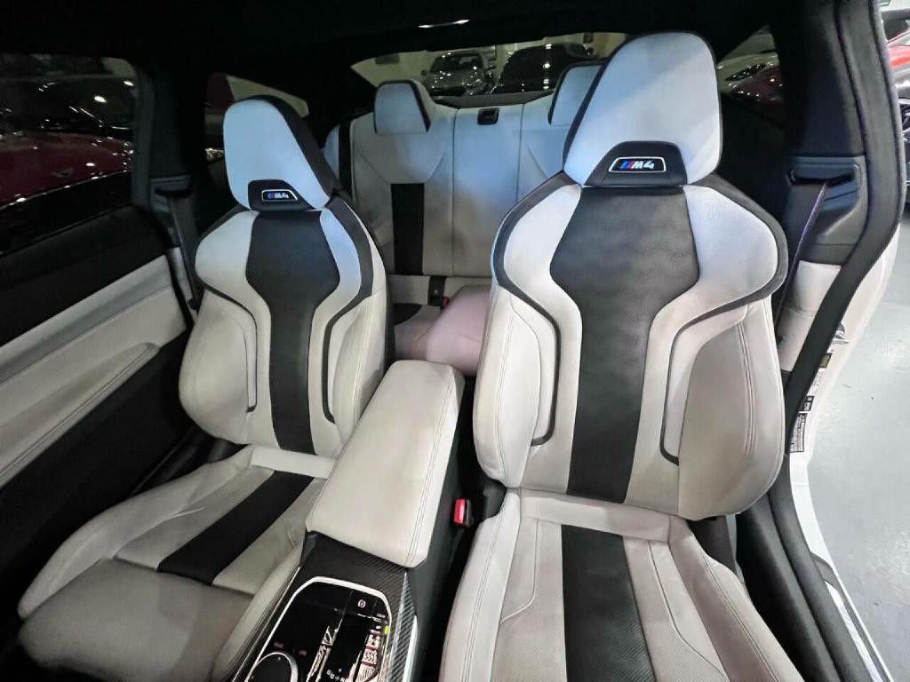 2025 BMW M4 Image 15