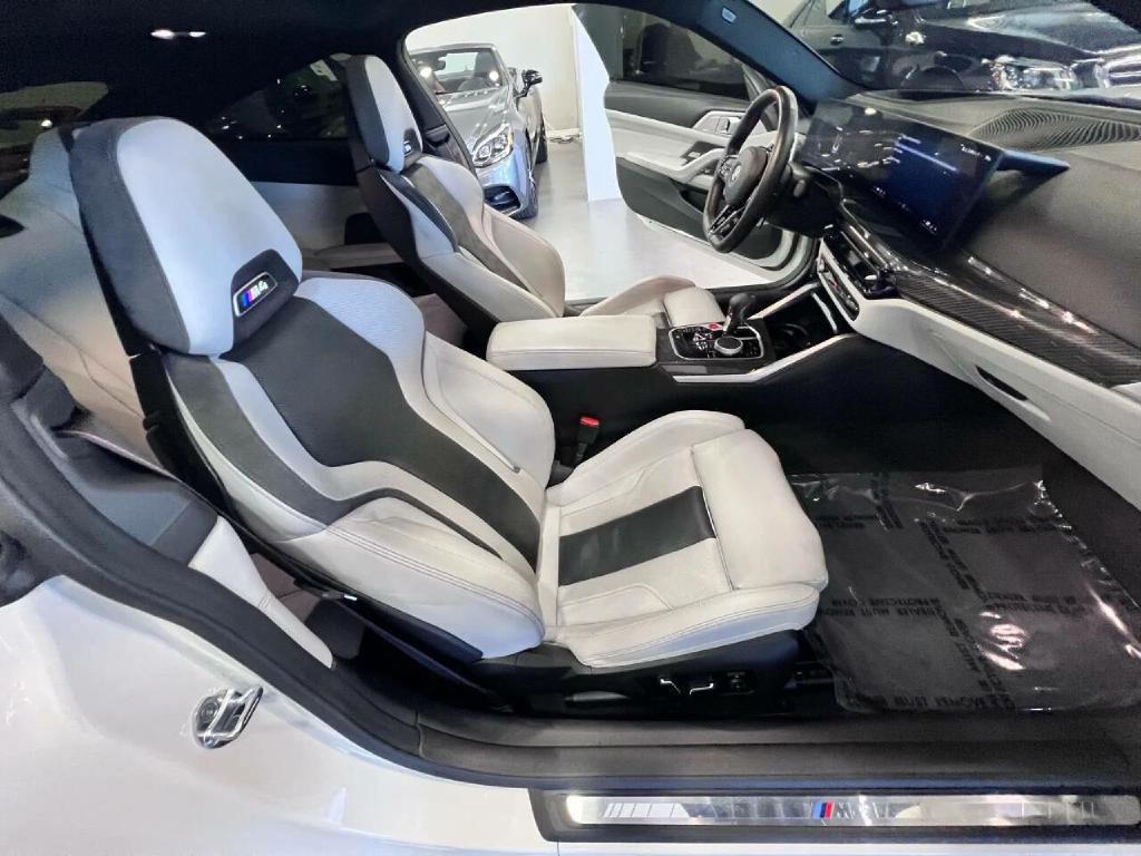 2025 BMW M4 Image 33