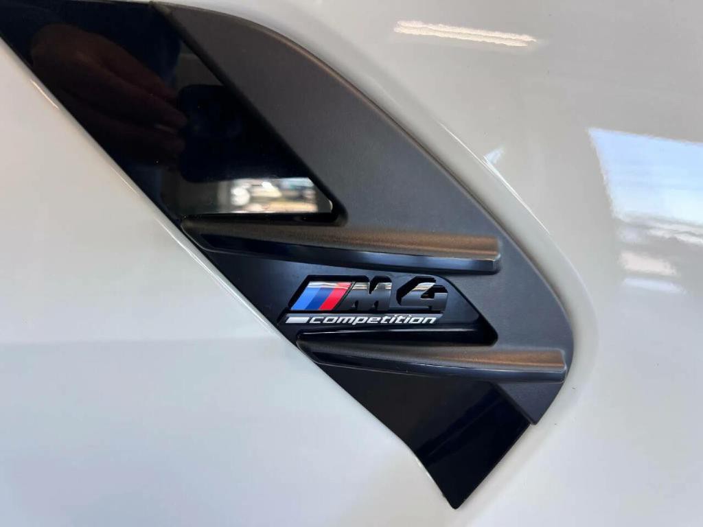 2025 BMW M4 Image 38