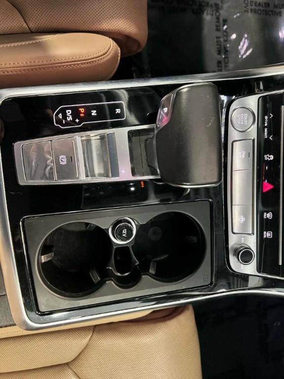 2019 Audi Q8 Image 18