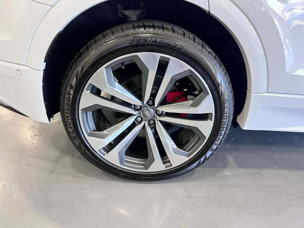 2019 Audi Q8 Image 32