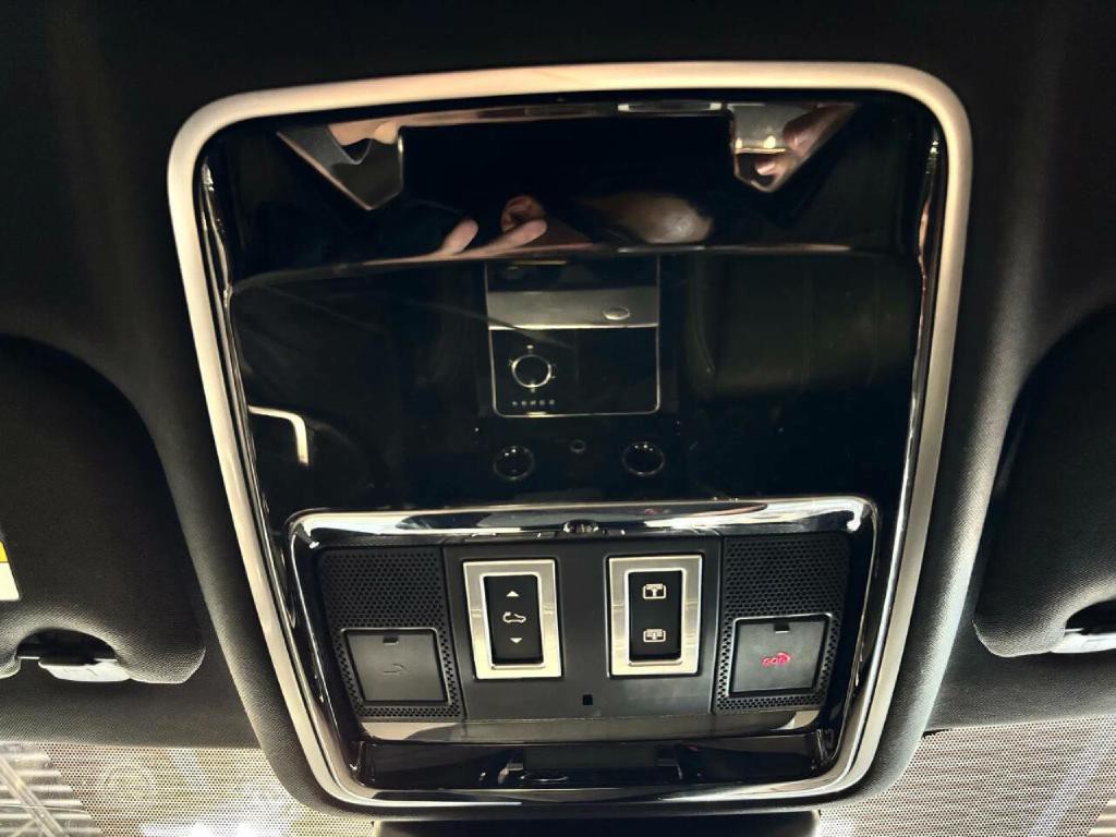 2020 Land Rover Range Rover Image 40