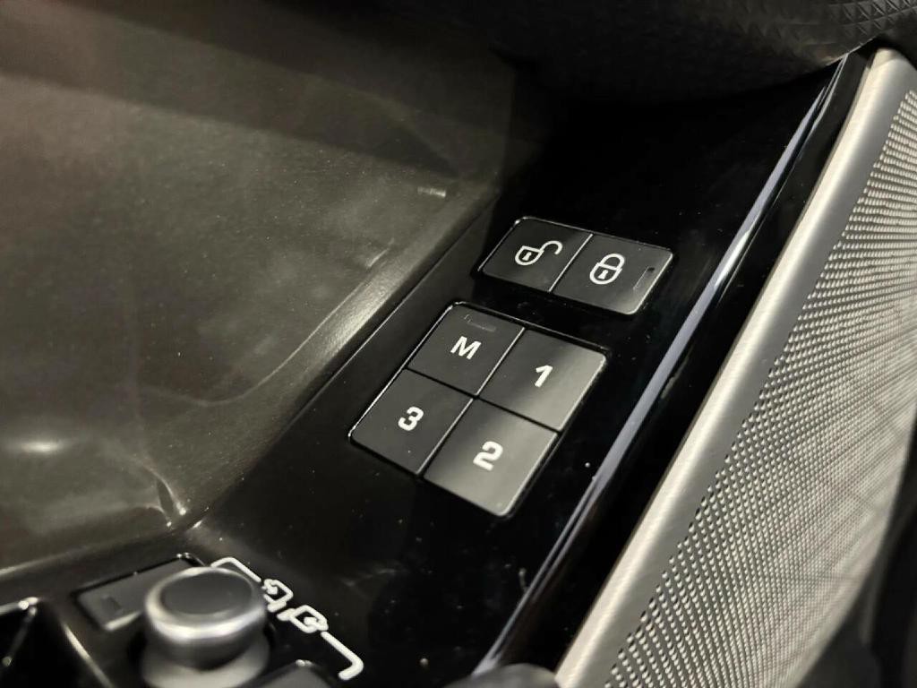 2020 Land Rover Range Rover Image 42