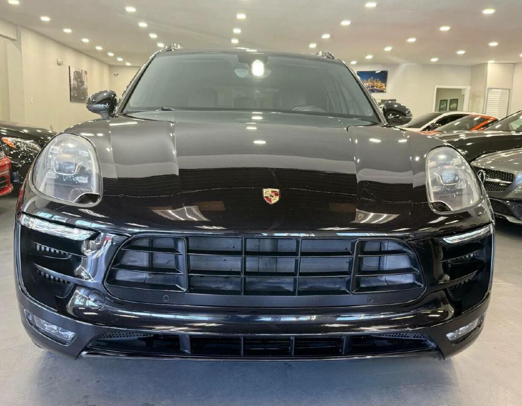 2017 Porsche Macan Image 2