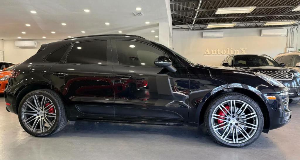 2017 Porsche Macan Image 9