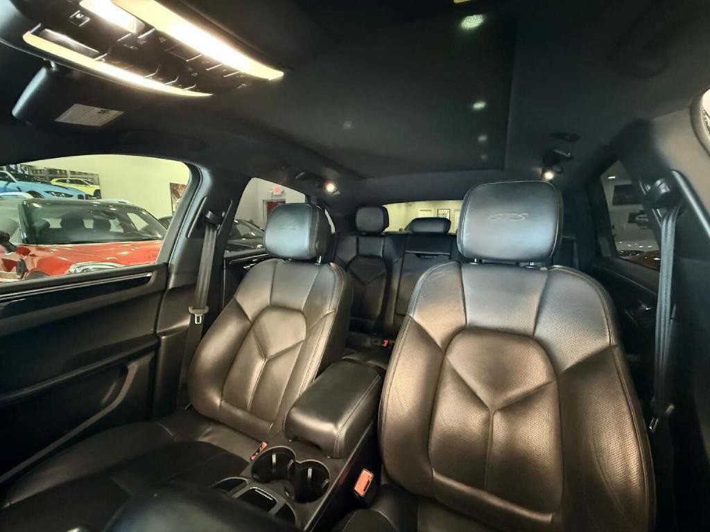 2017 Porsche Macan Image 11