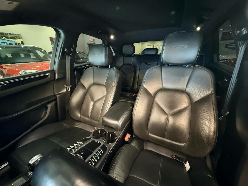 2017 Porsche Macan Image 12