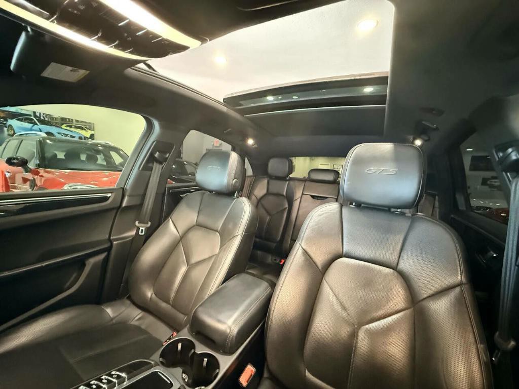 2017 Porsche Macan Image 13