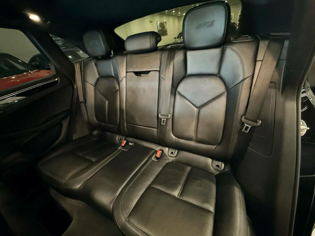 2017 Porsche Macan Image 15