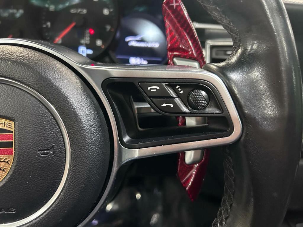 2017 Porsche Macan Image 24