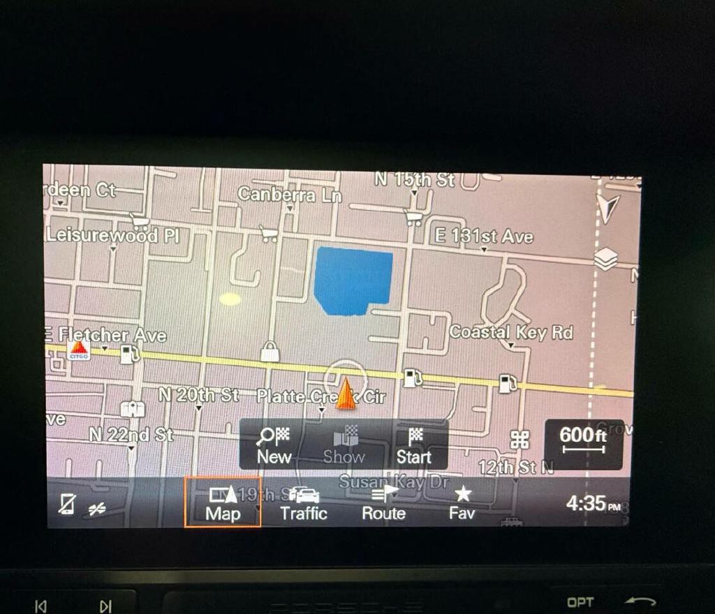 2017 Porsche Macan Image 33