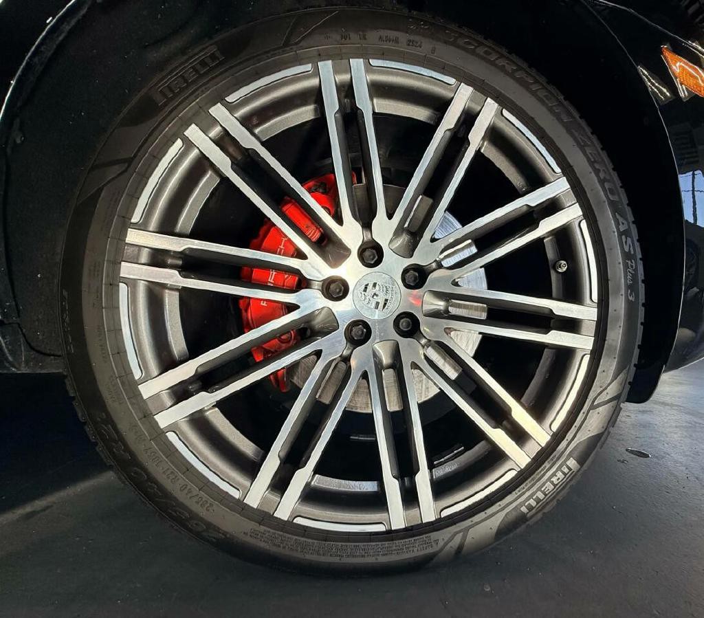 2017 Porsche Macan Image 42