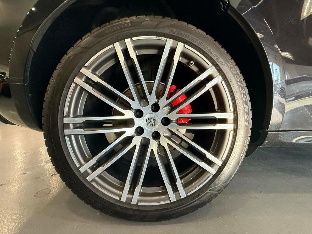 2017 Porsche Macan Image 43