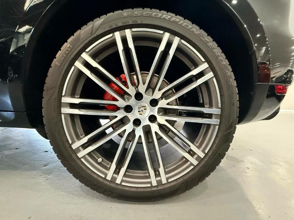 2017 Porsche Macan Image 45