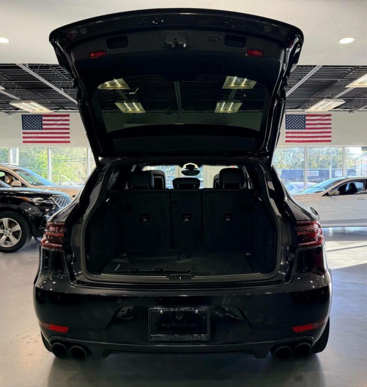 2017 Porsche Macan Image 46