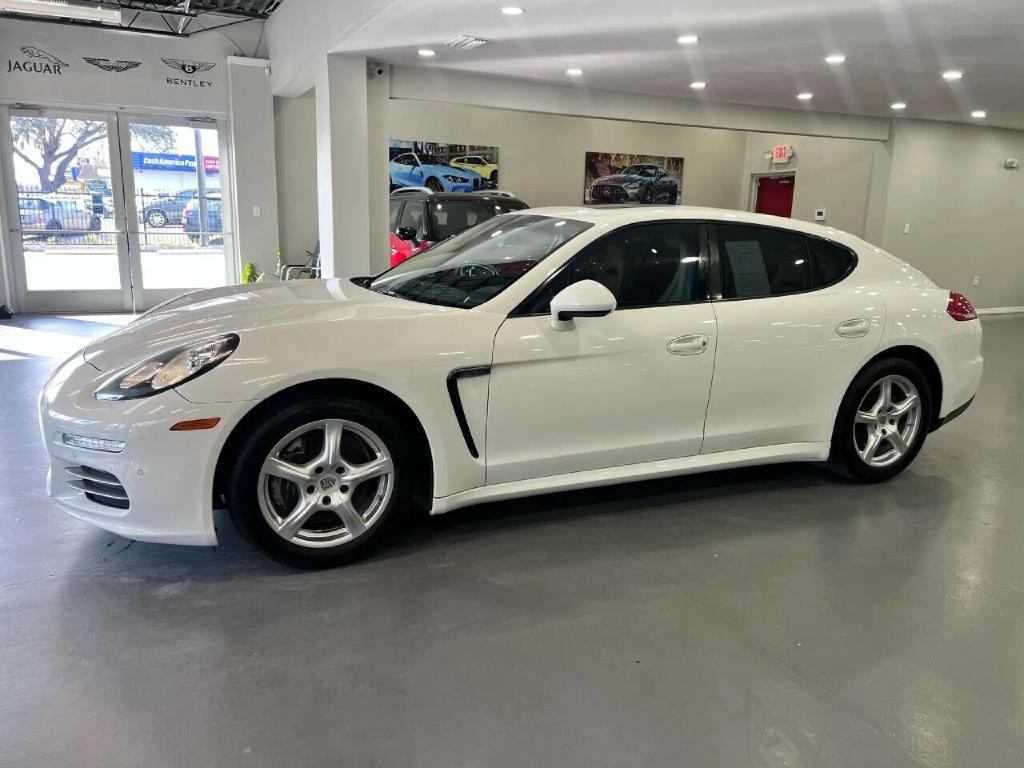 2015 Porsche Panamera Image 4
